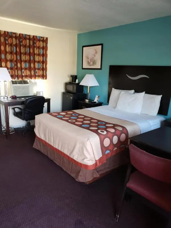 American Inn 4