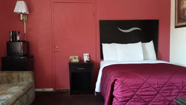 American Inn 9